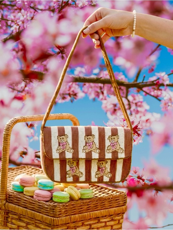 Francesca's Collections Handbags - Teddy Bear Beaded Bag 🧸💕